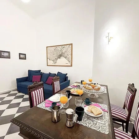 Apartment Quid Juris 28 - Santa Lucia Naples