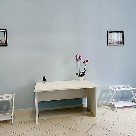 Quid Juris 28 - Santa Lucia Apartment Naples